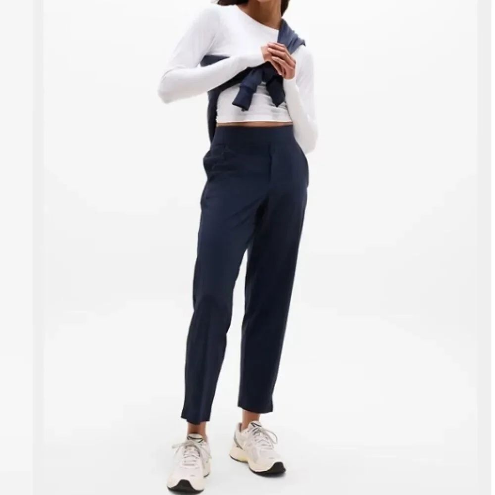 Like New! Athleta Brooklyn Mid Rise Ankle Pant Wrinkle-Resistant Navy Size 0